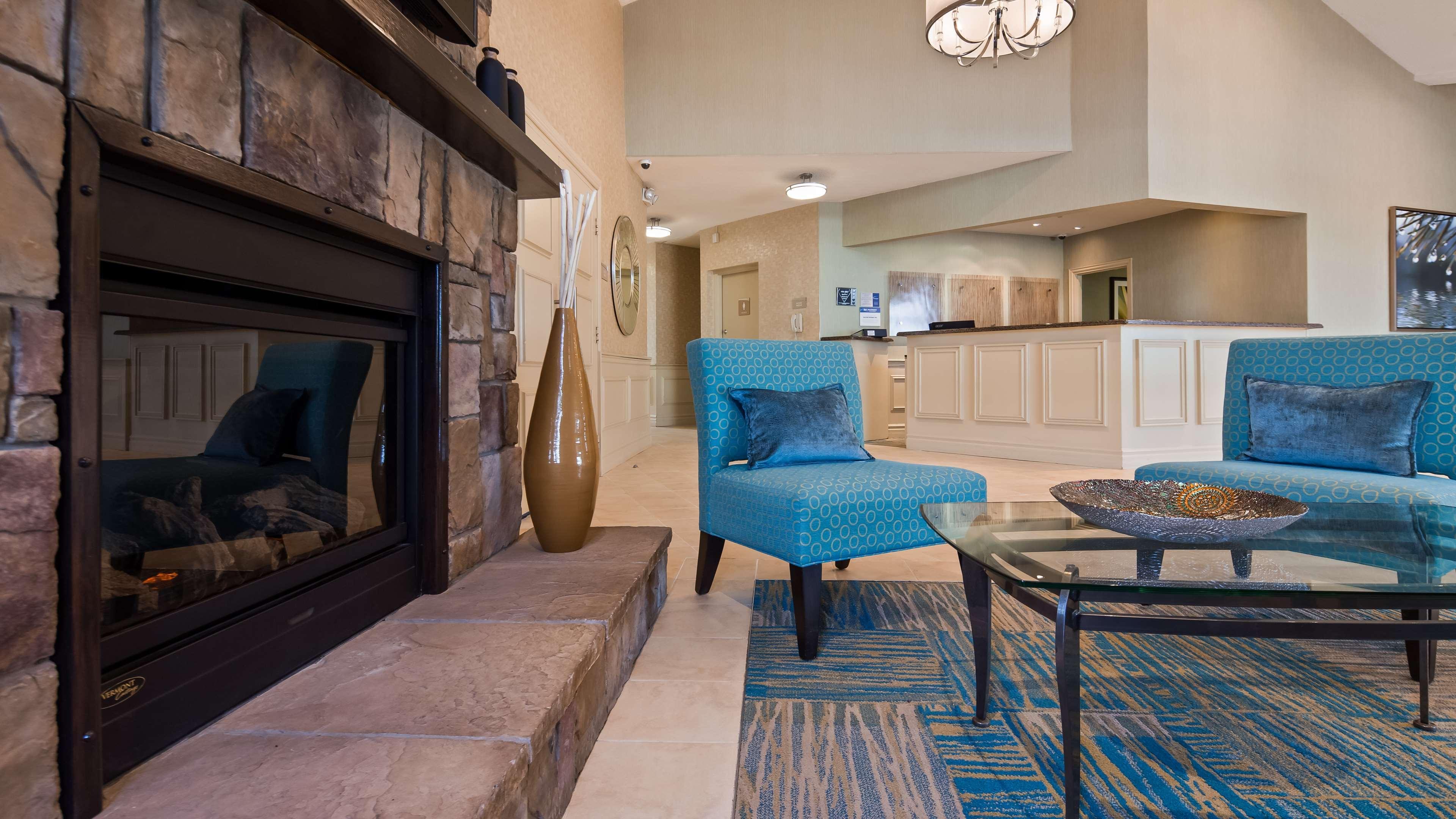 Best Western Plus Durham Hotel & Conference Centre Oshawa Exteriör bild