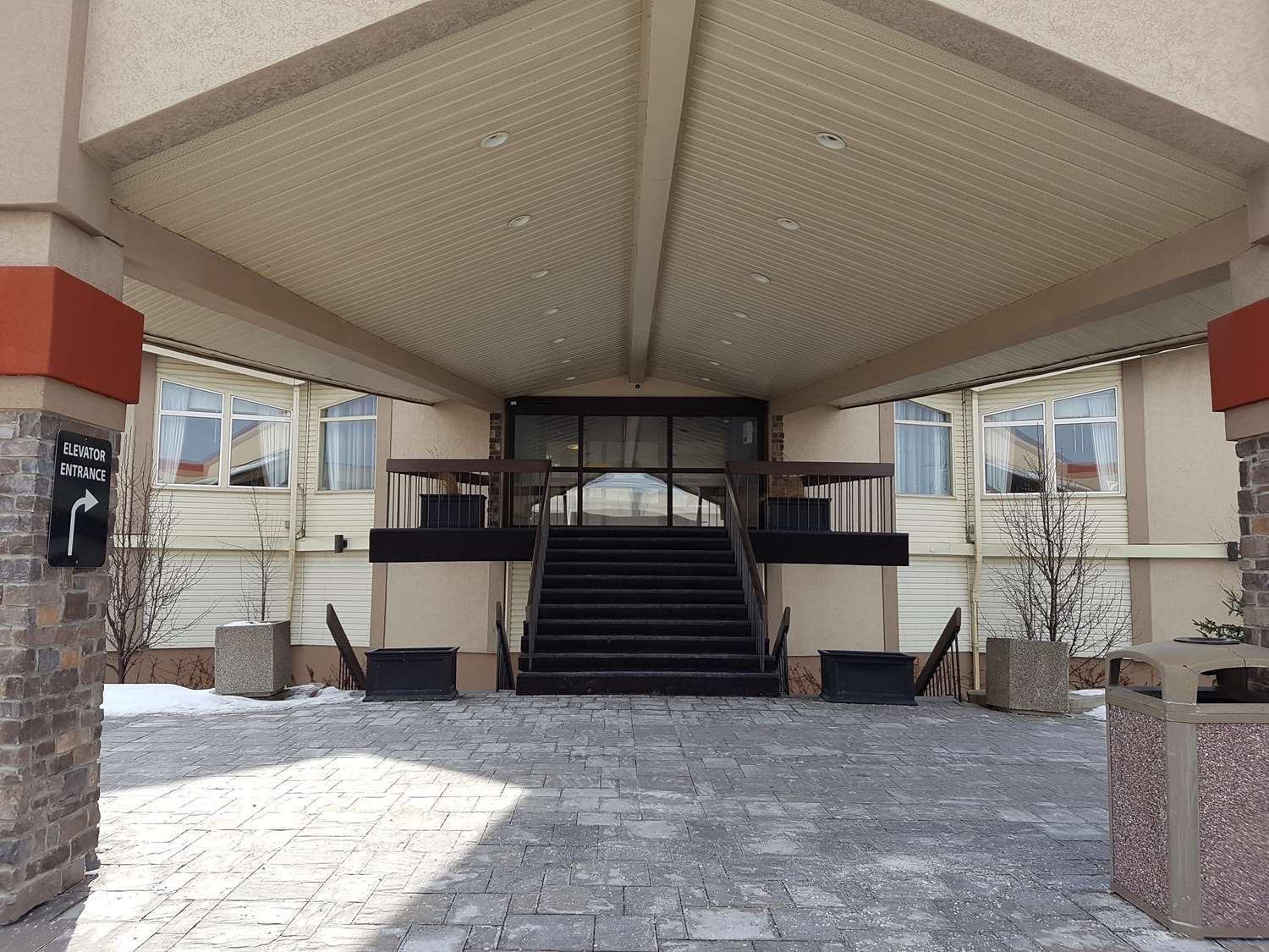 Best Western Plus Durham Hotel & Conference Centre Oshawa Exteriör bild